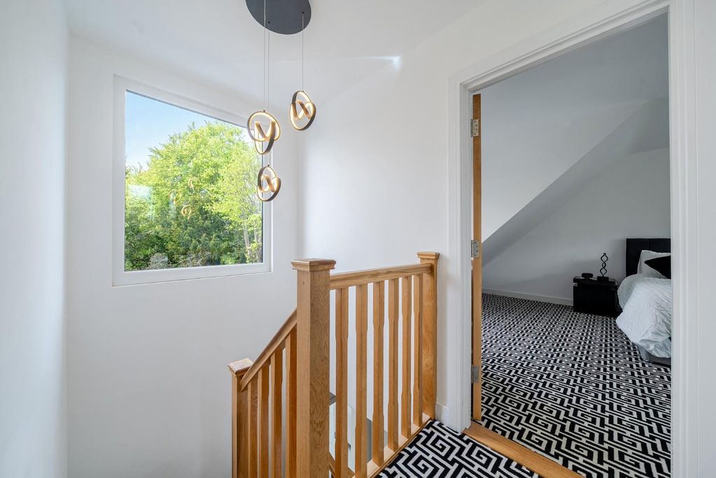 Additional image 14 of 5 bed chalet for saleDrayton Lane, Drayton, Portsmouth PO6