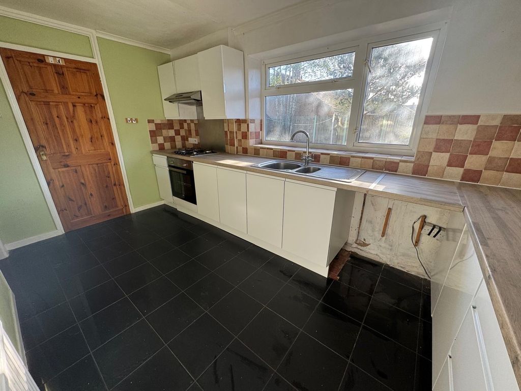 Property photo 2 of 20 Image