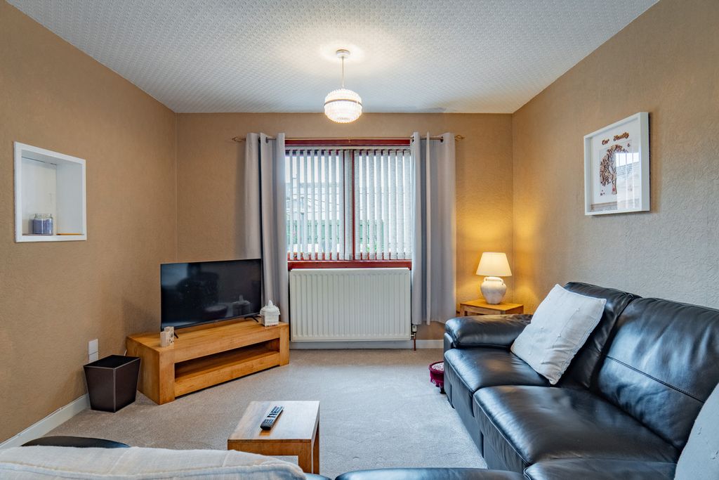 Property photo 3 of 31
