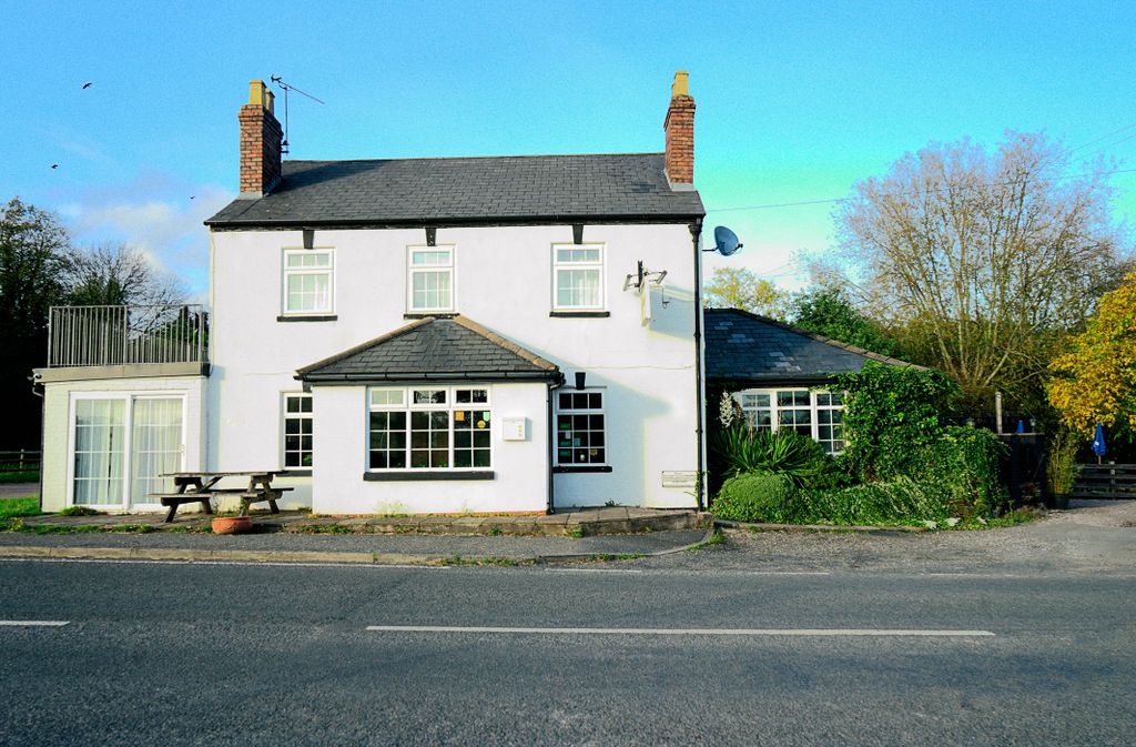 Property photo 1 of 8