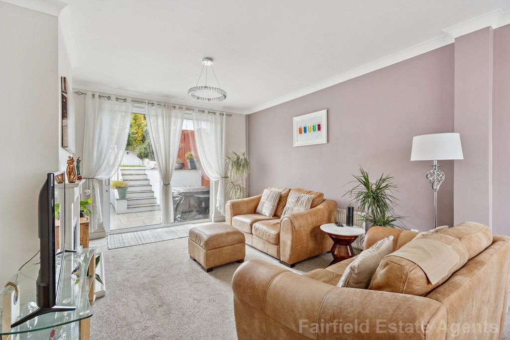 Property photo 2 of 23