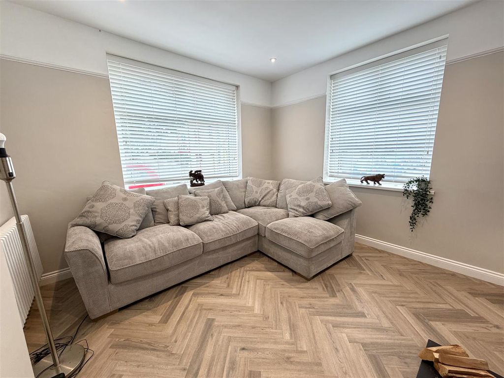 Property photo 3 of 16 Living Room