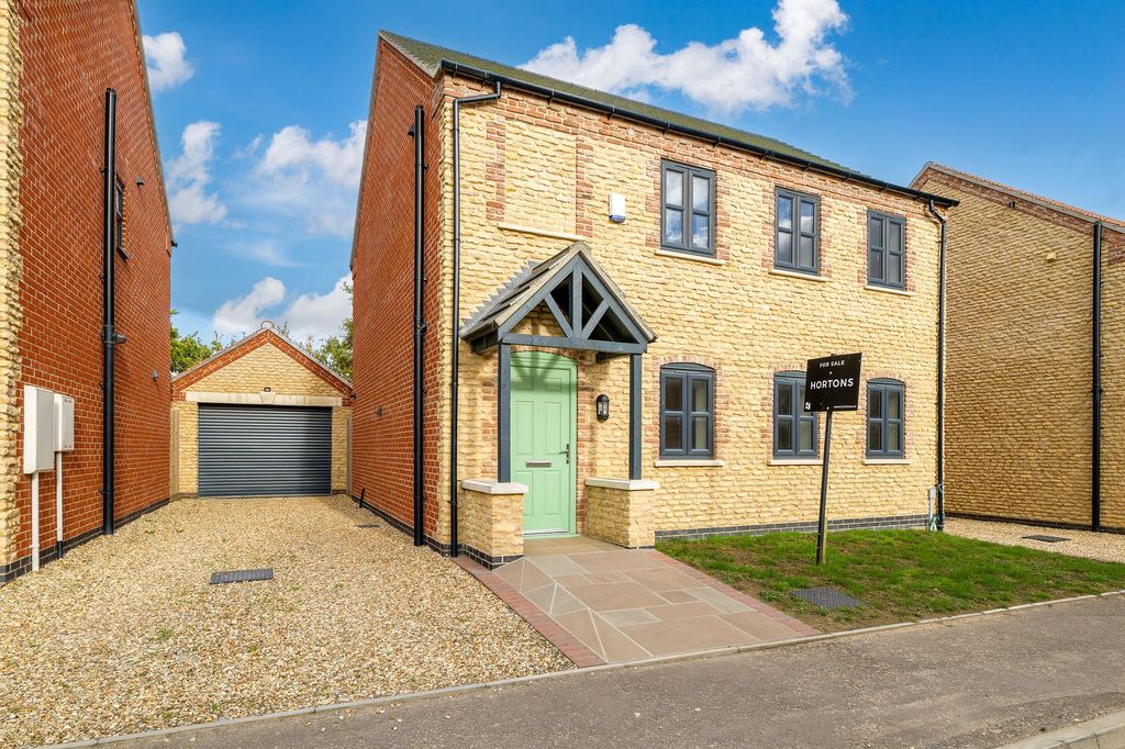 Property photo 1 of 21