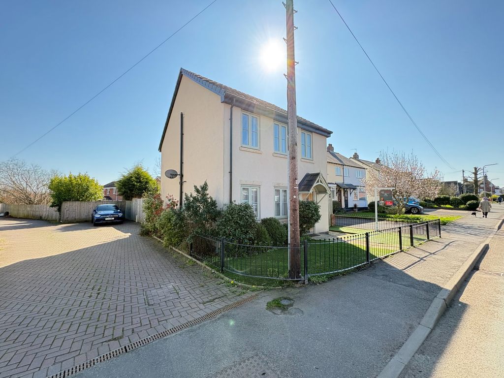 Property photo 1 of 32