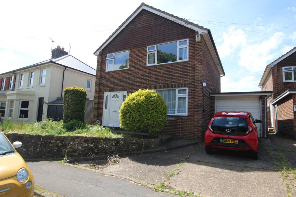 Property photo 1 of 11