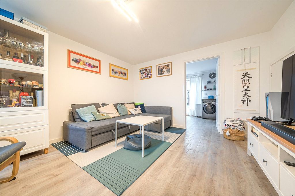 Property photo 3 of 18 Picture No. 14