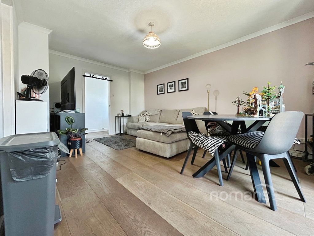 Property photo 3 of 12 Pbox-Img.Jpg
