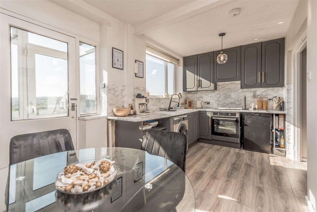 Property photo 2 of 21 Fitted Kitchen/Dining Room: