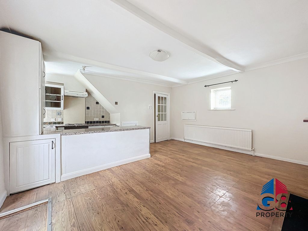 Property photo 3 of 10 Gallery