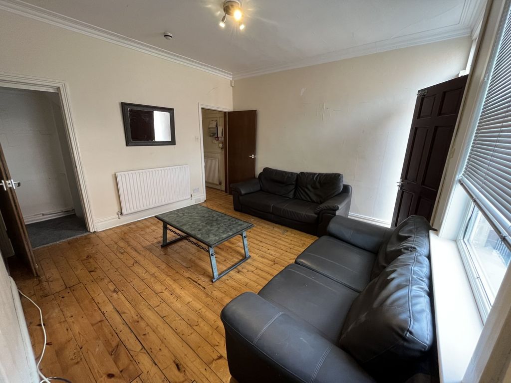 Property photo 3 of 12 Picture No. 03