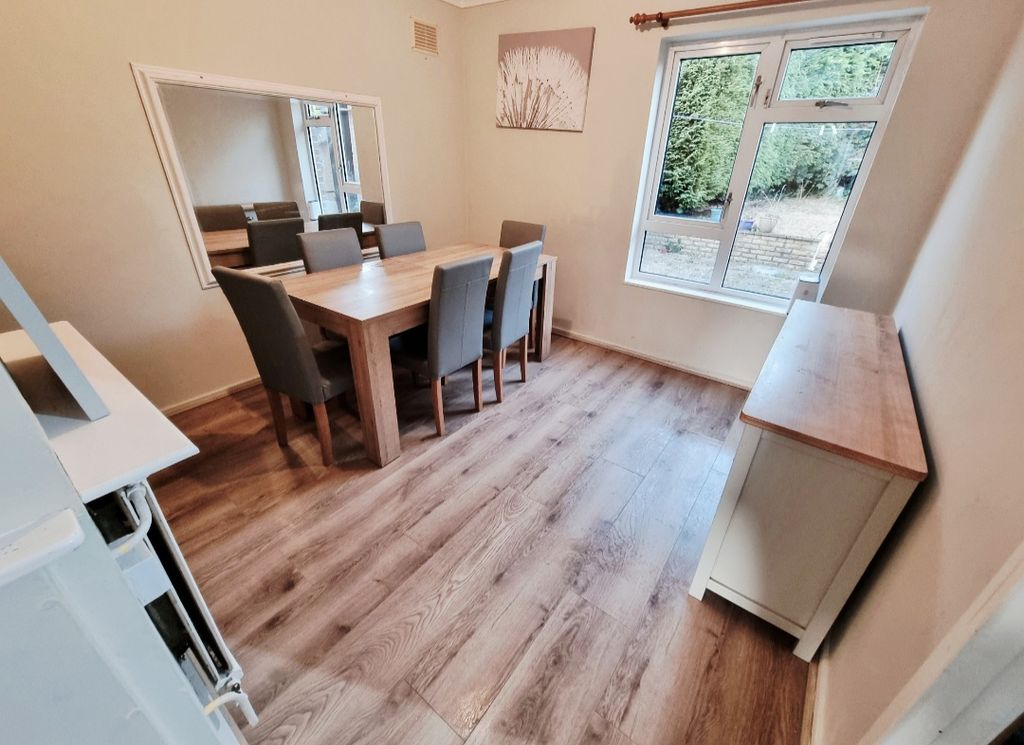 Property photo 3 of 10 Dining Room