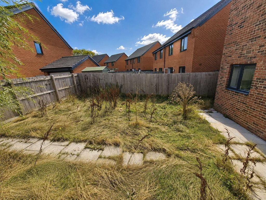 Property photo 3 of 4 Picture No. 04