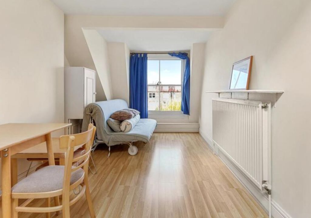 Property photo 1 of 5 Photo 5