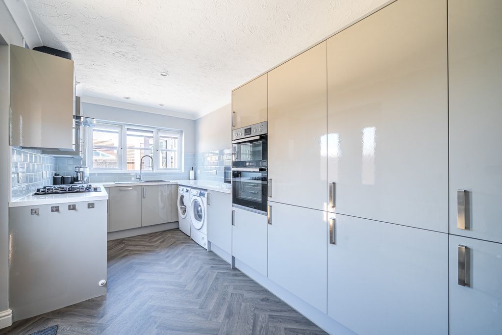 Property photo 2 of 21 1488888 (11)