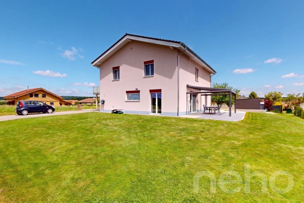 Property photo 2 of 12