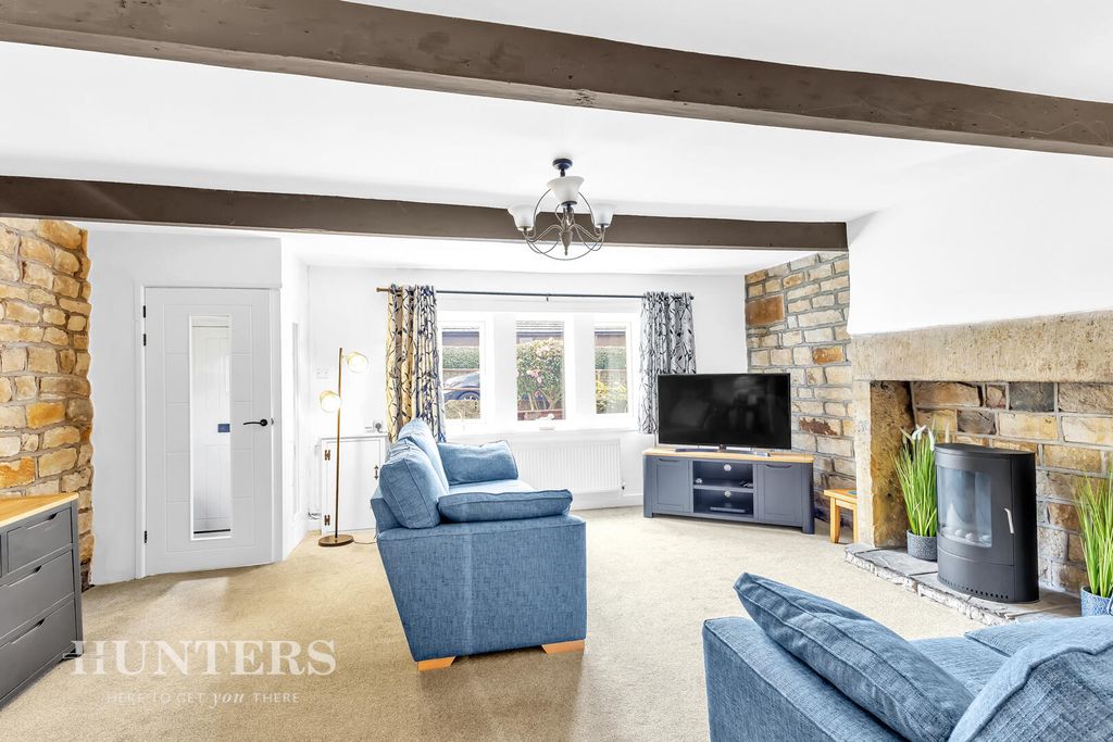 Property photo 2 of 22 Living Room