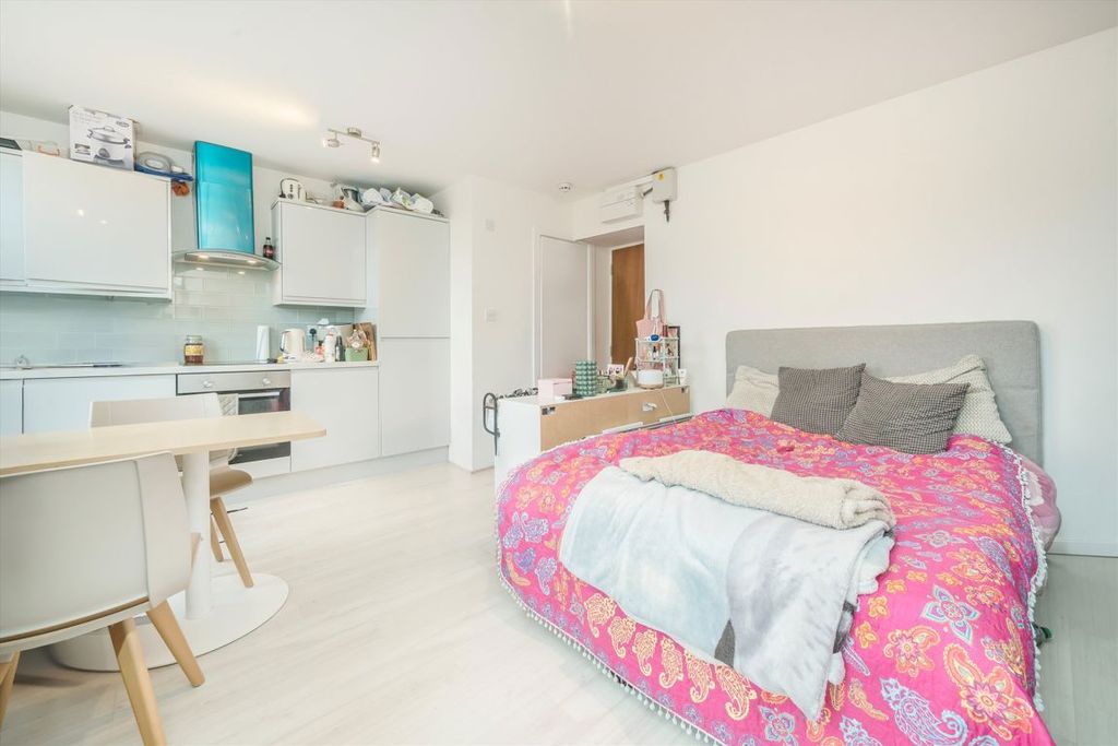 Property photo 2 of 4