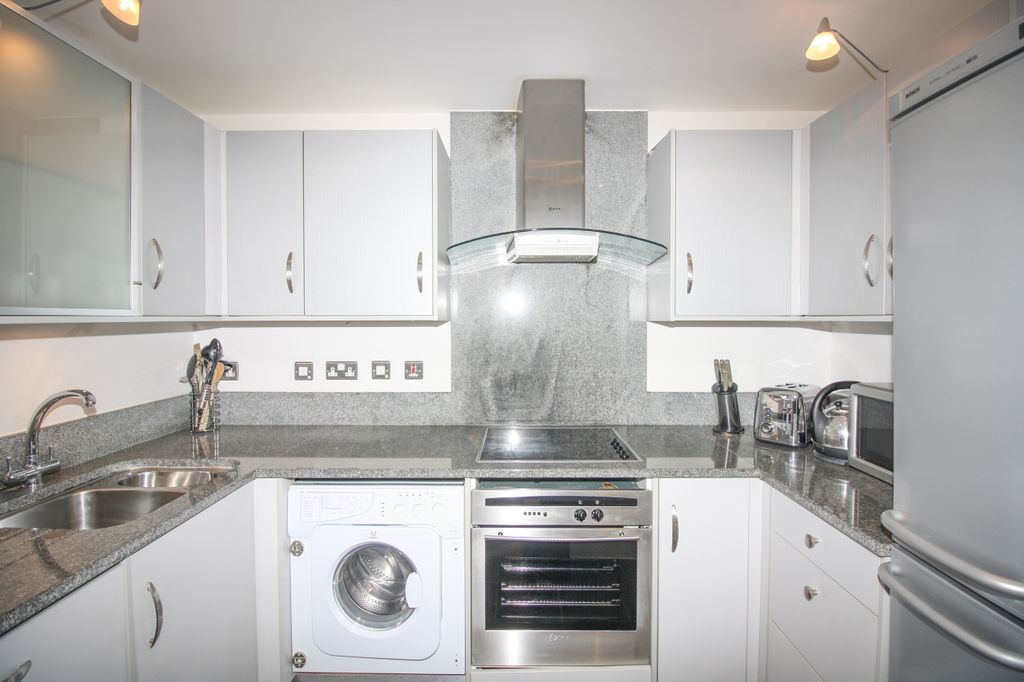 Property photo 2 of 5 Kitchen