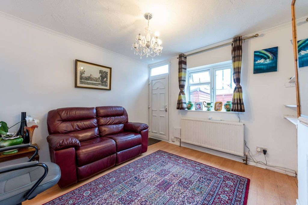 Property photo 2 of 17