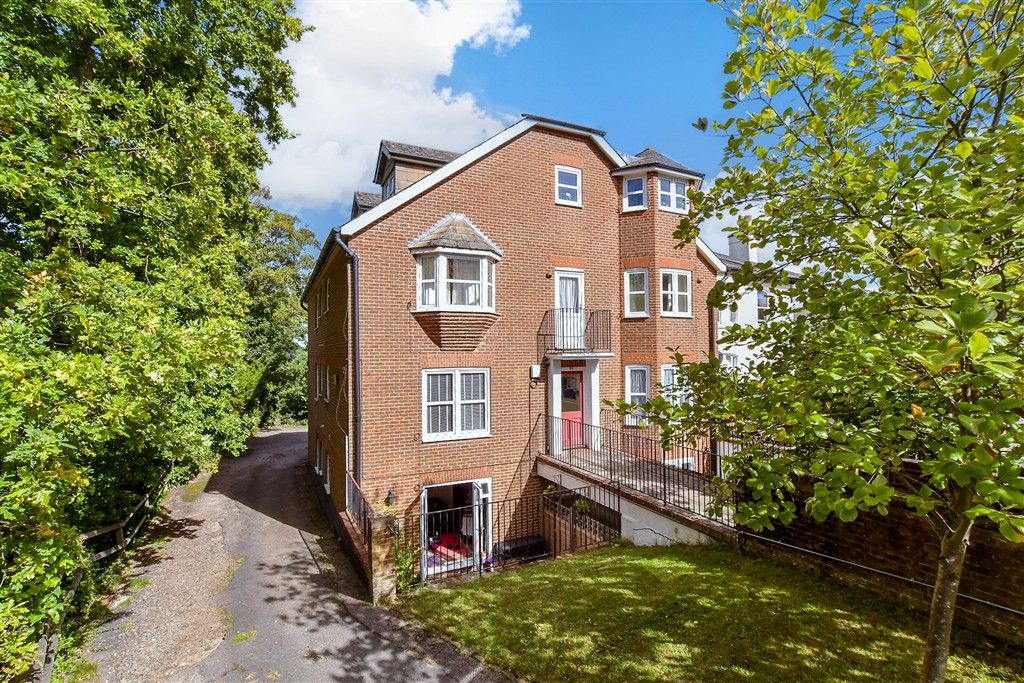 Property photo 2 of 10 External (Web)