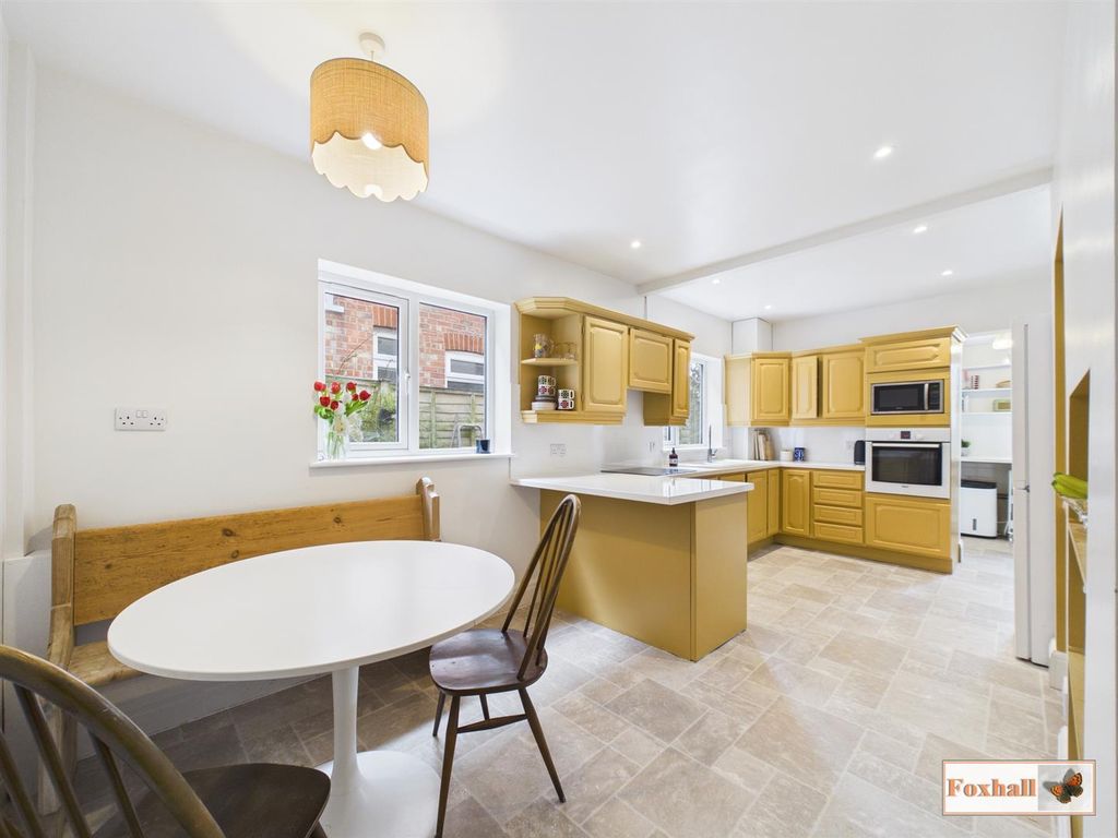 Property photo 3 of 35 Kitchen/Breakfast Room