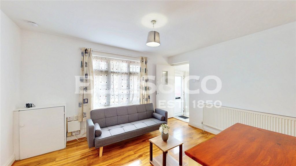 Property photo 3 of 25 Picture No. 02