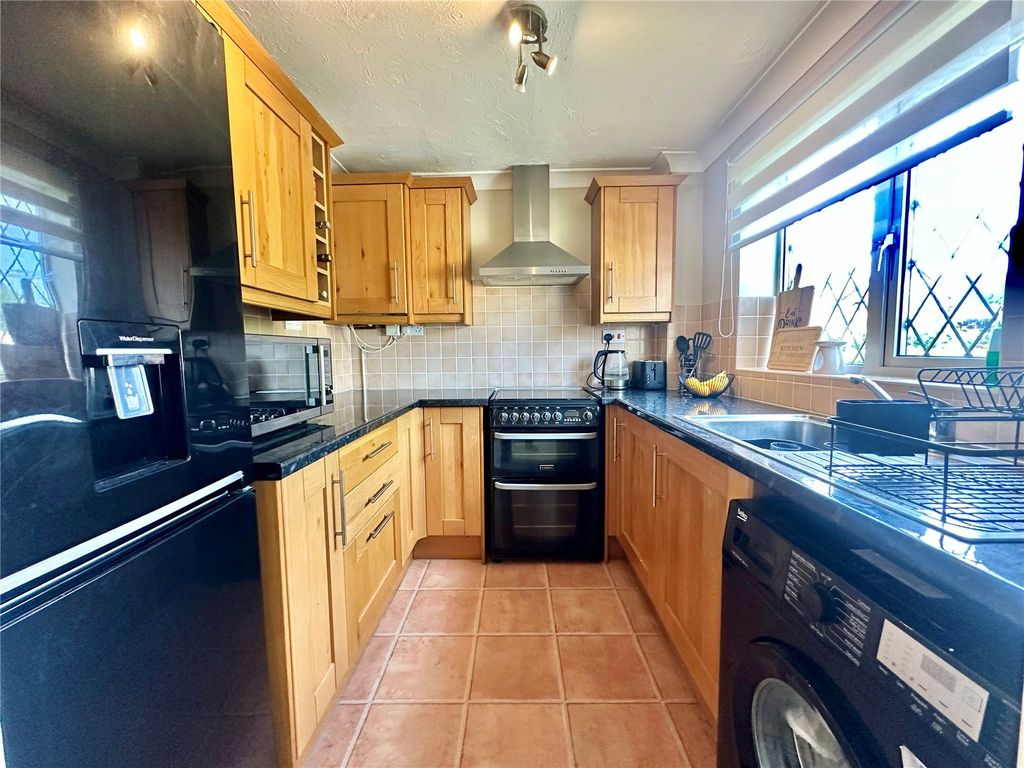 Property photo 3 of 9 Picture No. 12