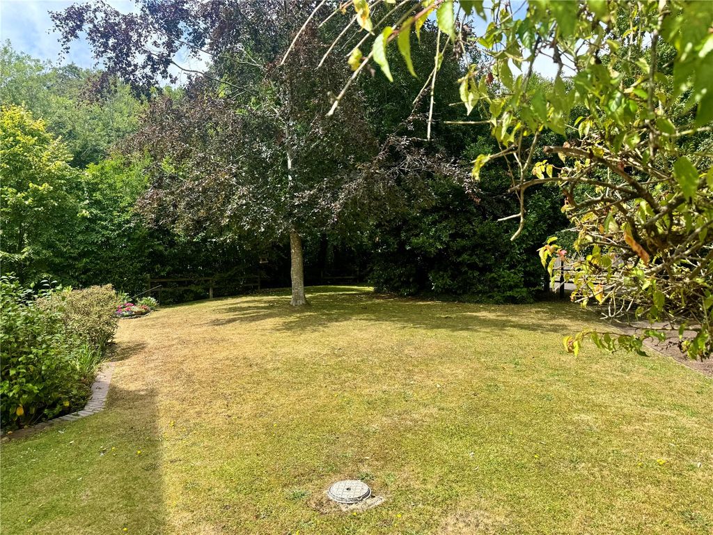 Property photo 2 of 9 Picture No. 14