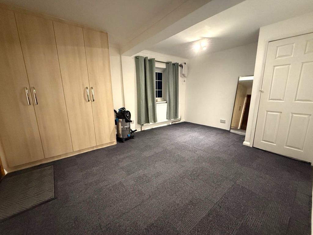 Property photo 1 of 3