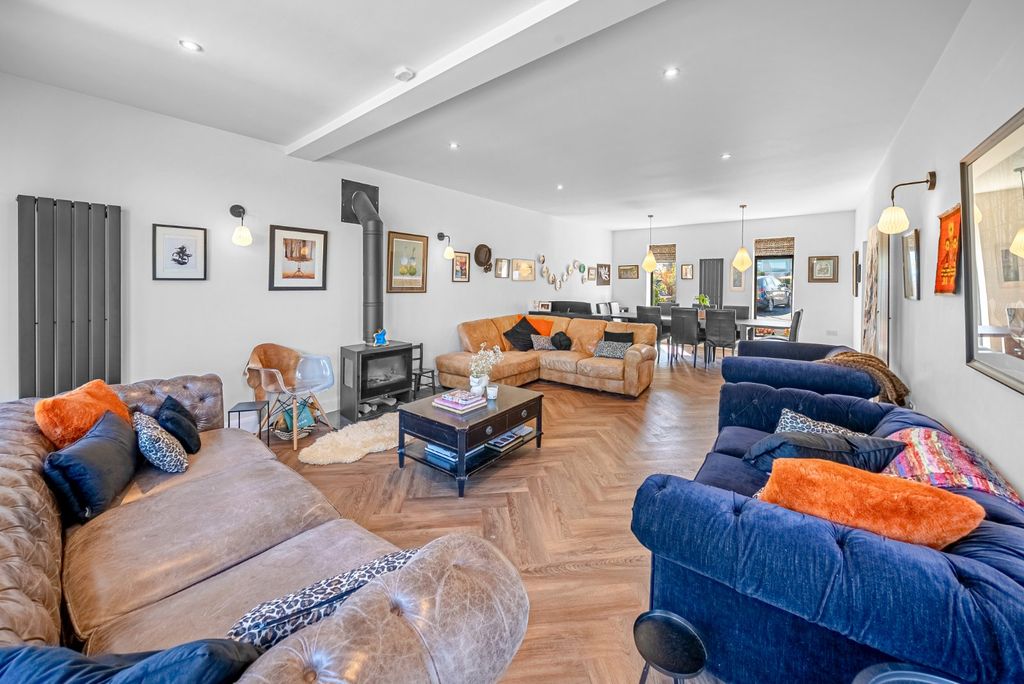 Property photo 3 of 21 Picture No. 56