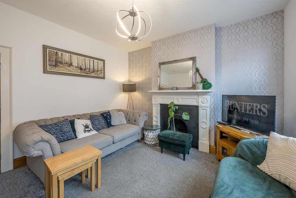Property photo 2 of 18