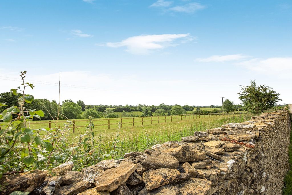 Property photo 2 of 21 Picture No. 46