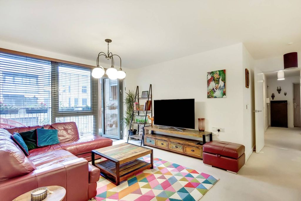 Property photo 3 of 12