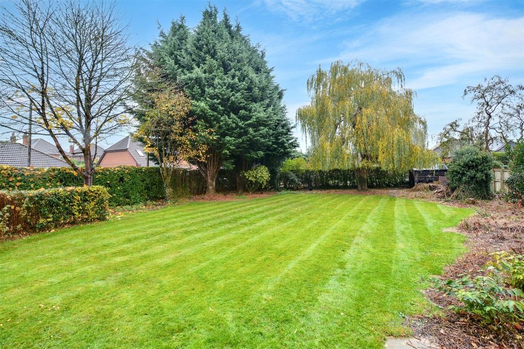 Property photo 3 of 23 Garden_1.Jpeg