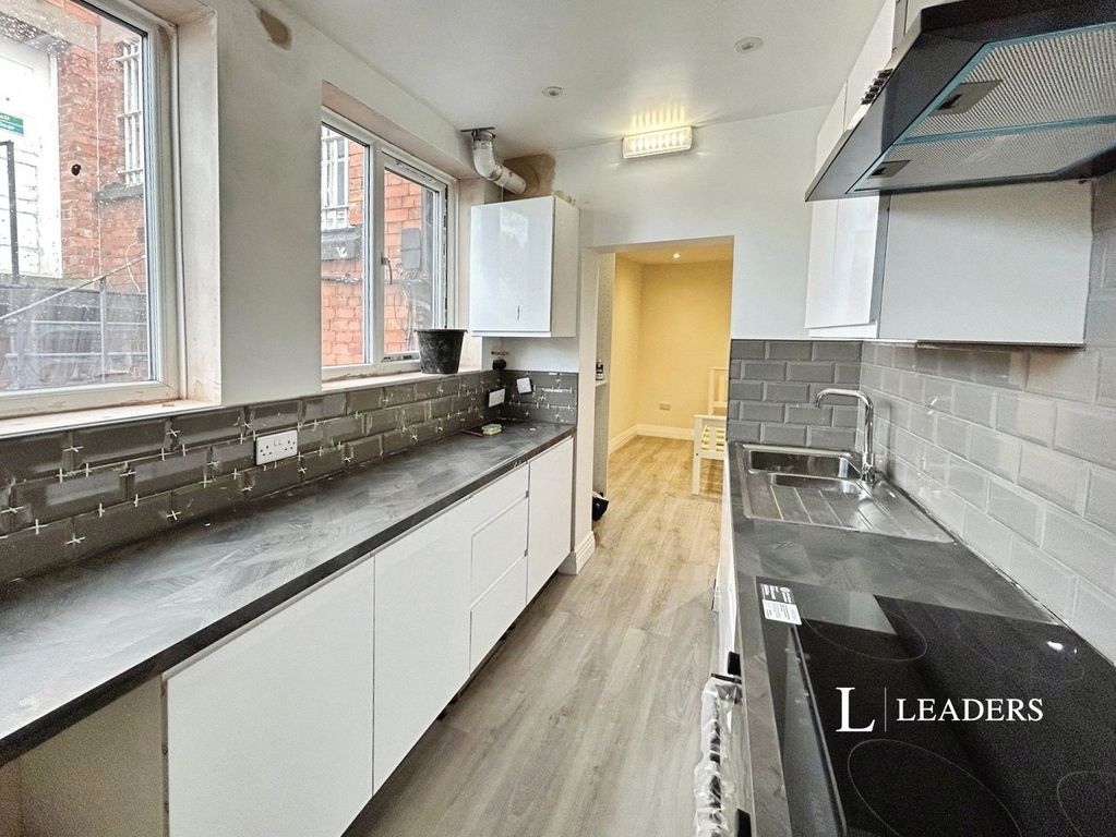 Property photo 2 of 8 Pbox-Img.Jpg
