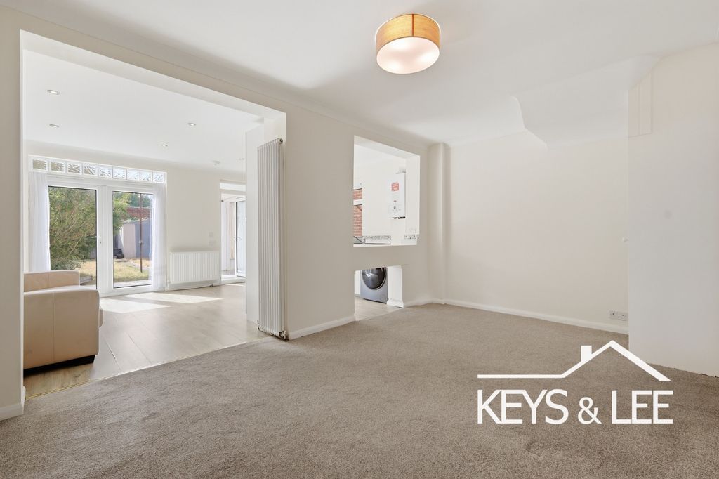 Property photo 2 of 12 5361803