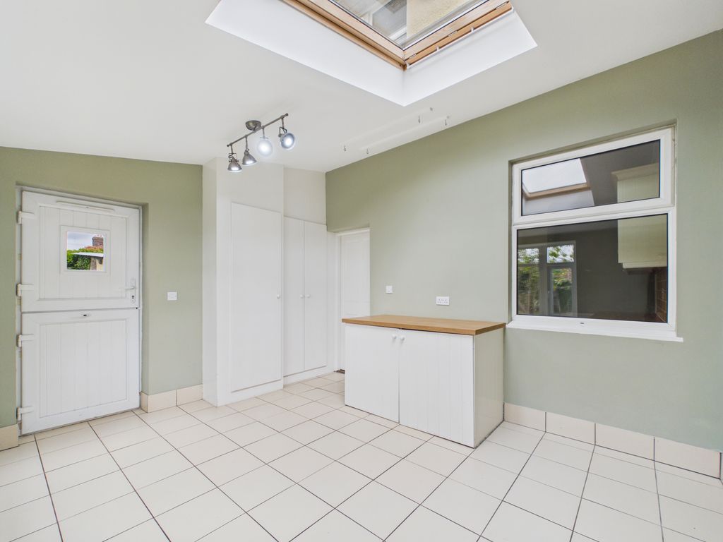 Property photo 3 of 31 Walkdene 48 South Road Beccles Nr34 9Nz Garden Roo