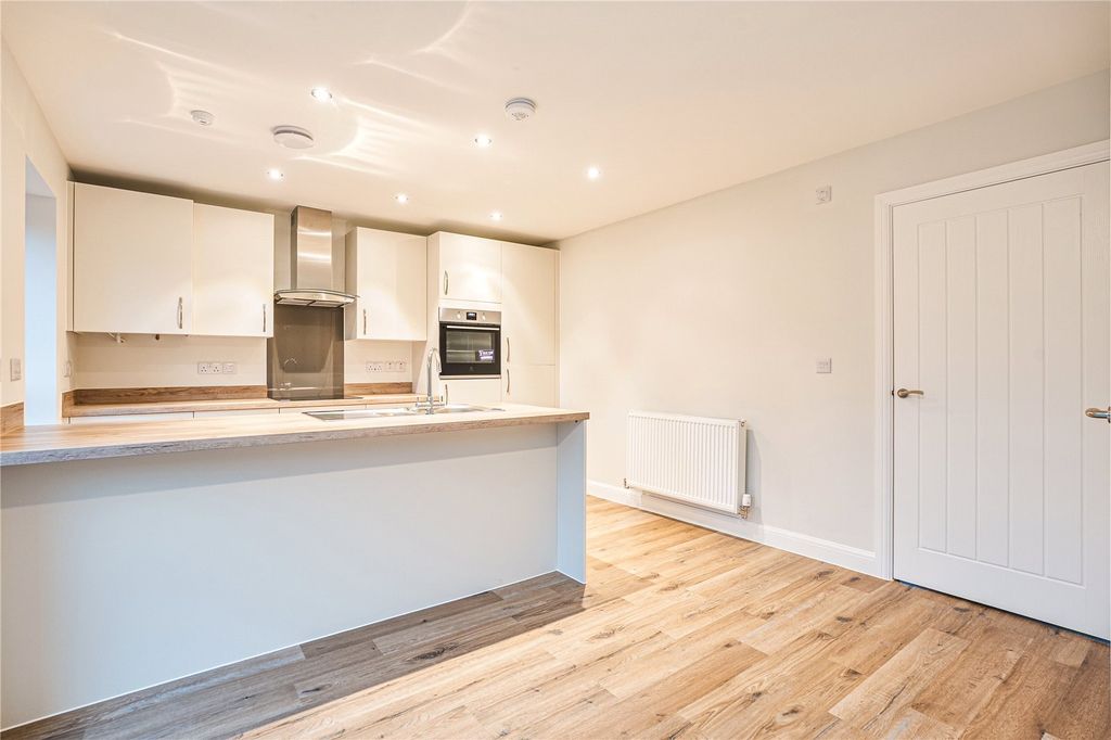 Property photo 3 of 15 Picture No. 04