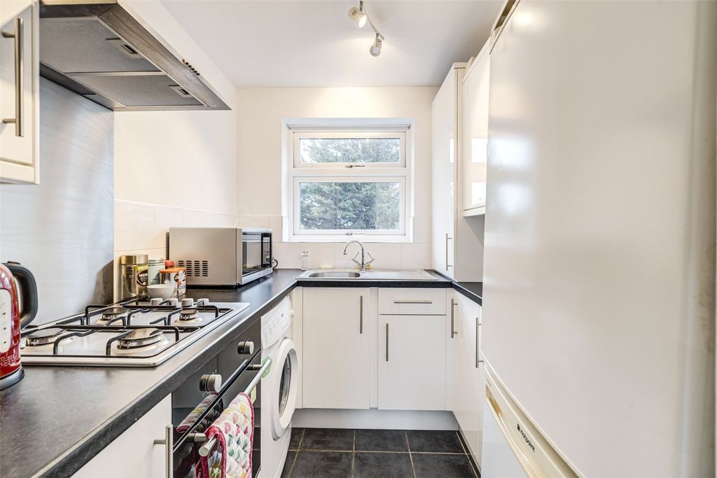 Property photo 3 of 8 Picture No. 13