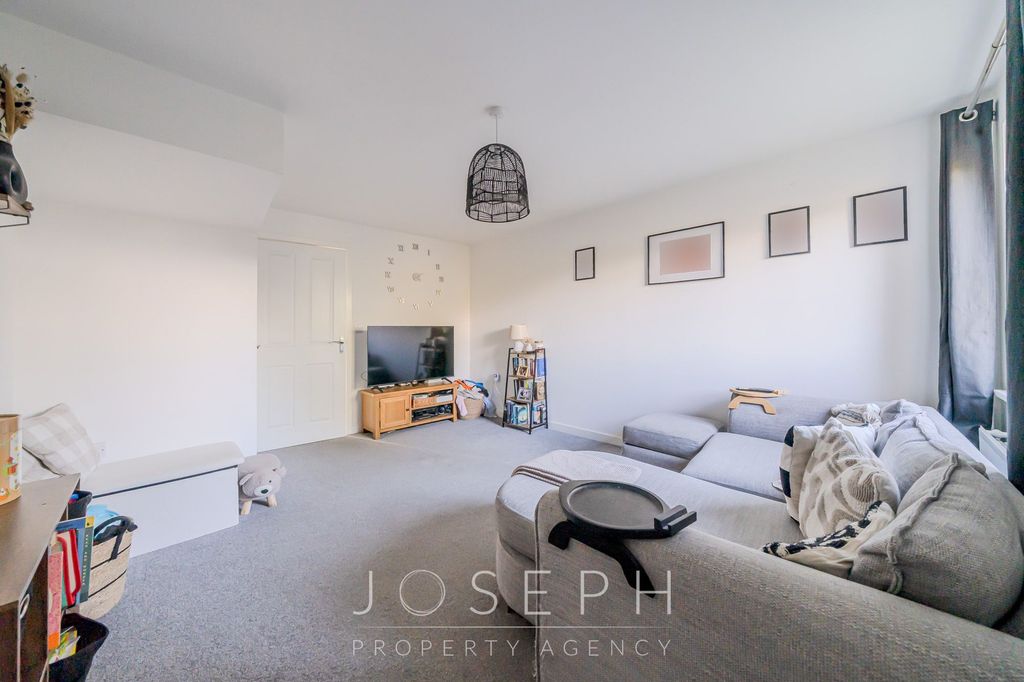 Property photo 3 of 15