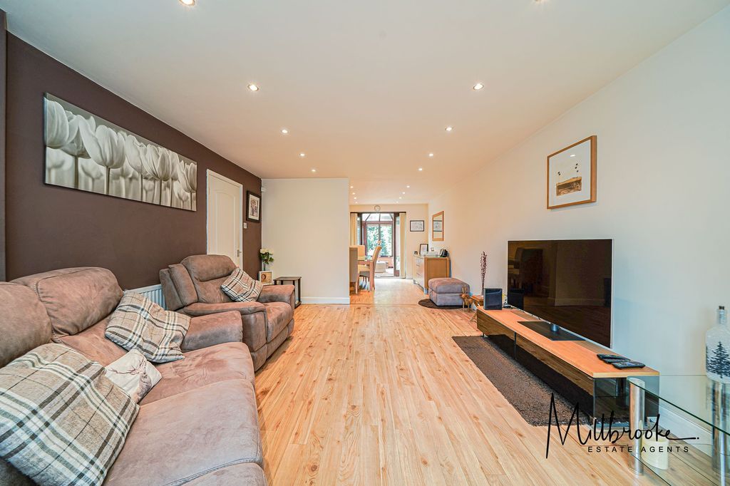 Property photo 3 of 32