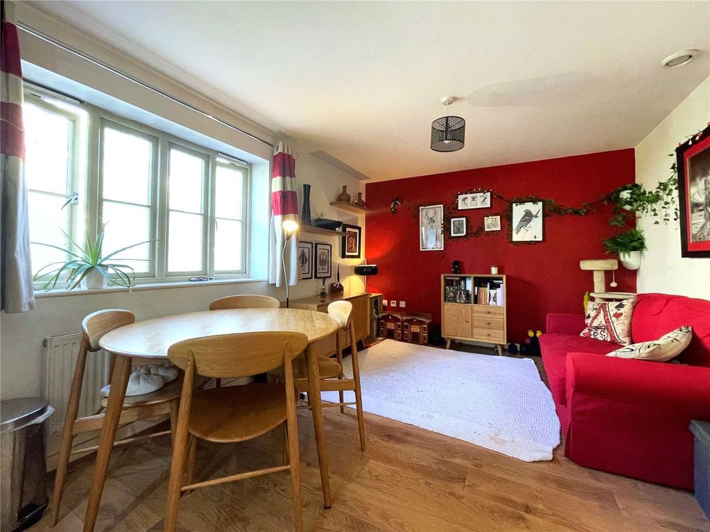 Property photo 2 of 10 Picture No. 05