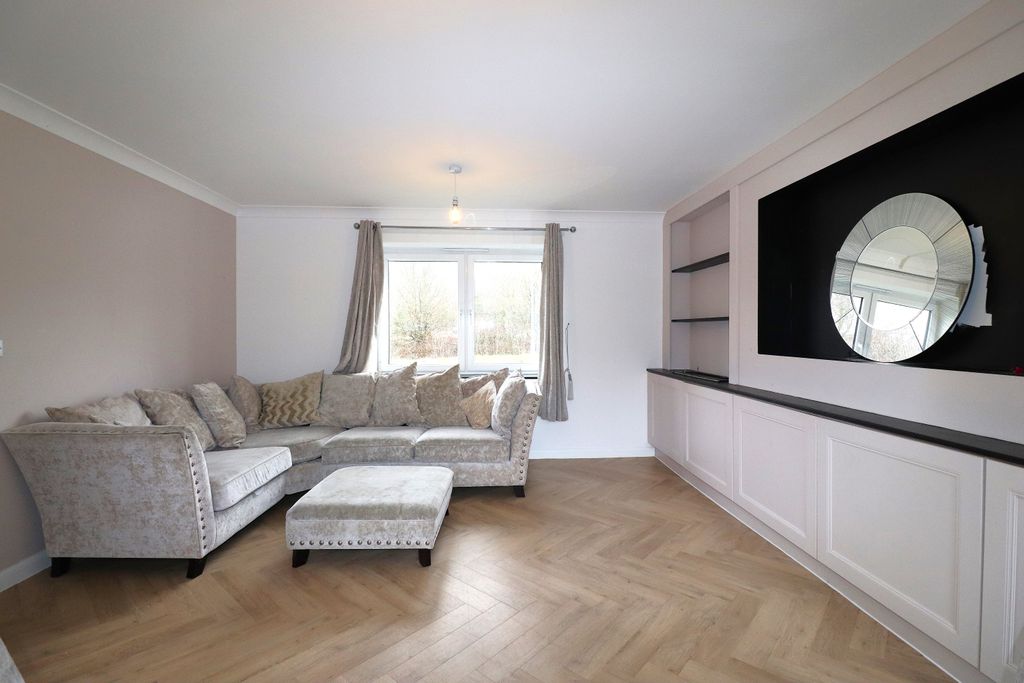 Property photo 3 of 26