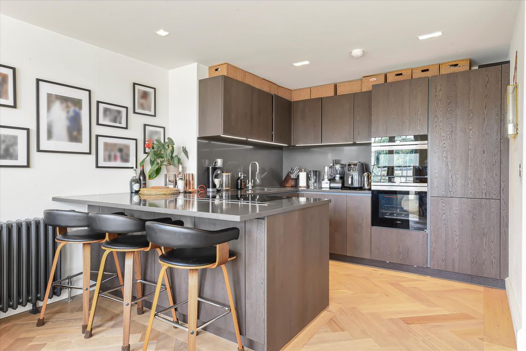 Property photo 1 of 16 Image