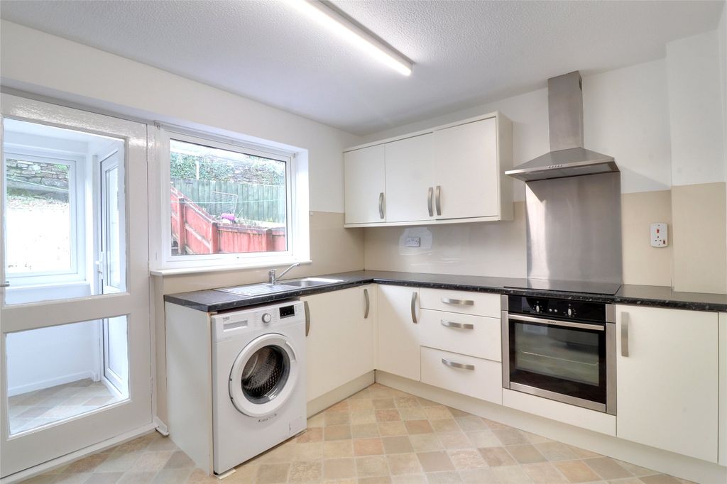 Property photo 3 of 12 Picture No. 05