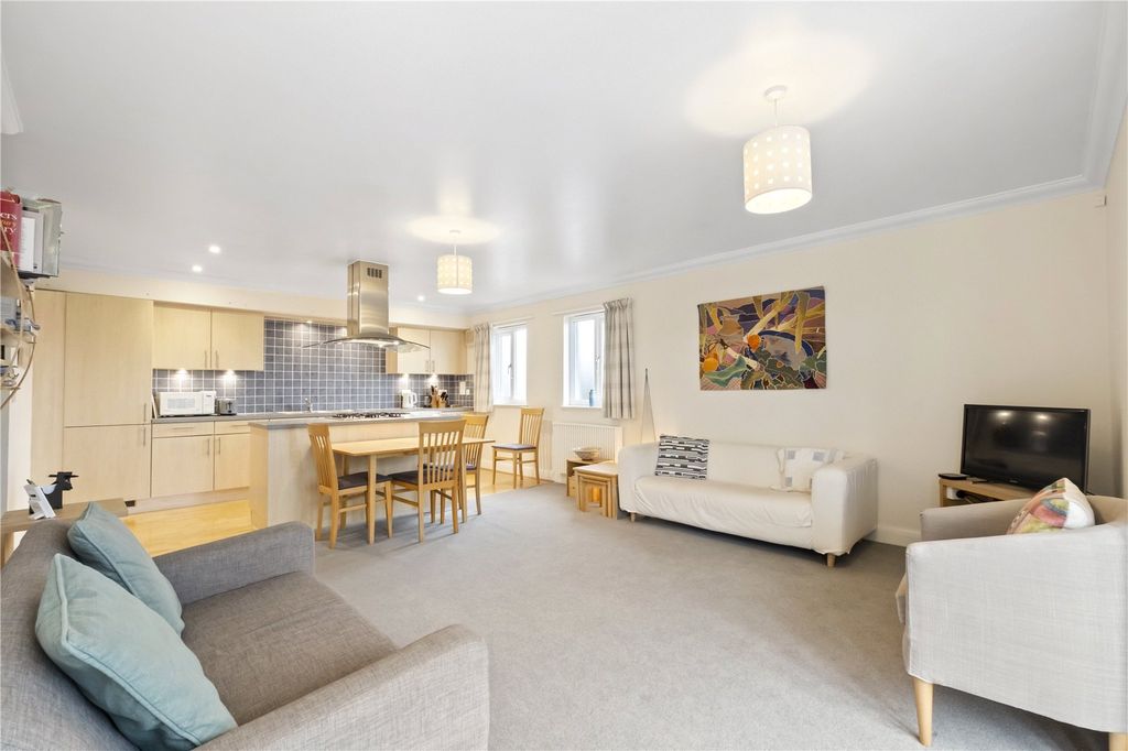 Property photo 2 of 19 Picture No. 09