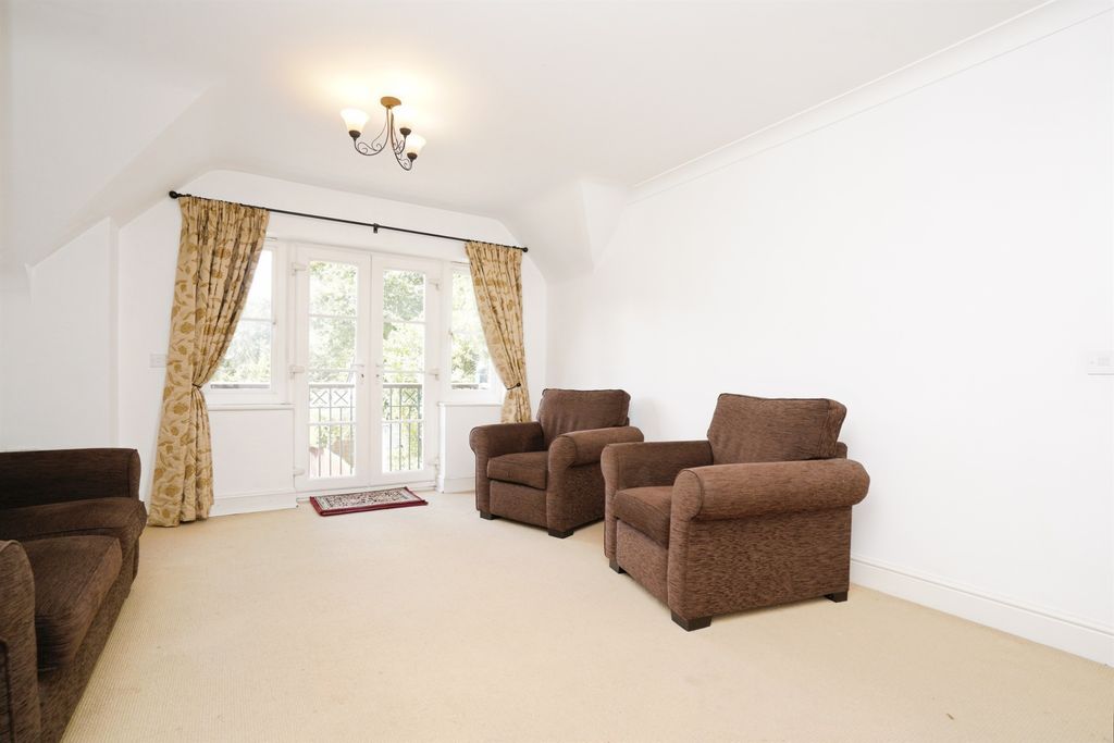 Property photo 3 of 13 Living Room