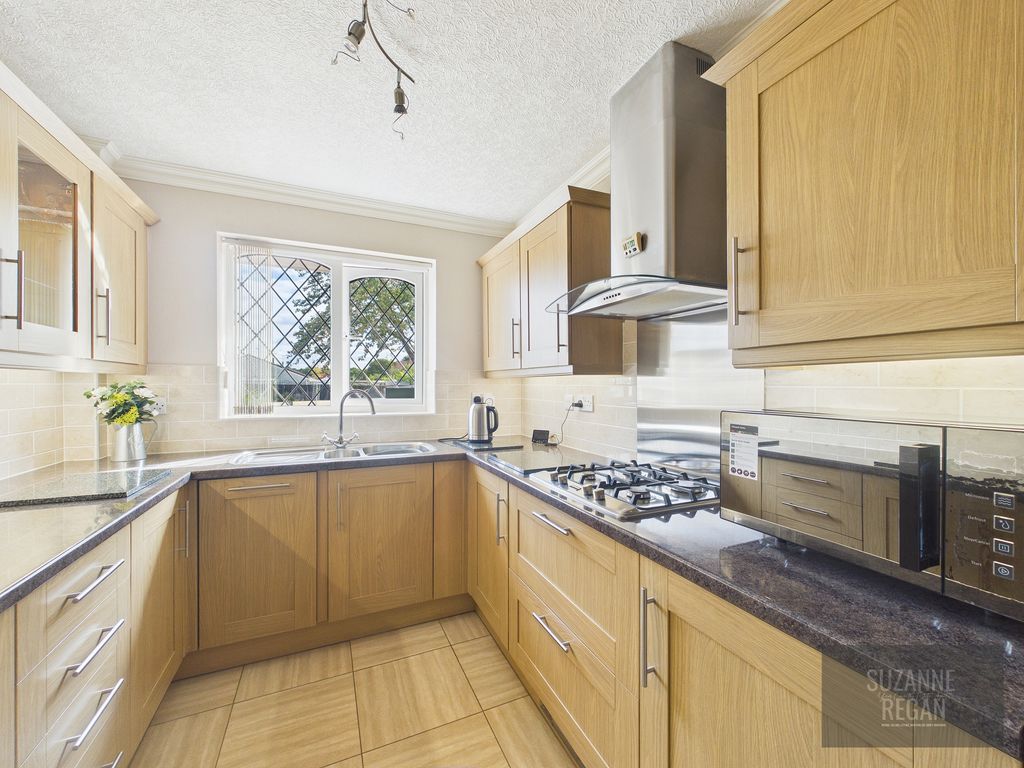 Property photo 2 of 34 Cam05192G0-Pr0355-Still016