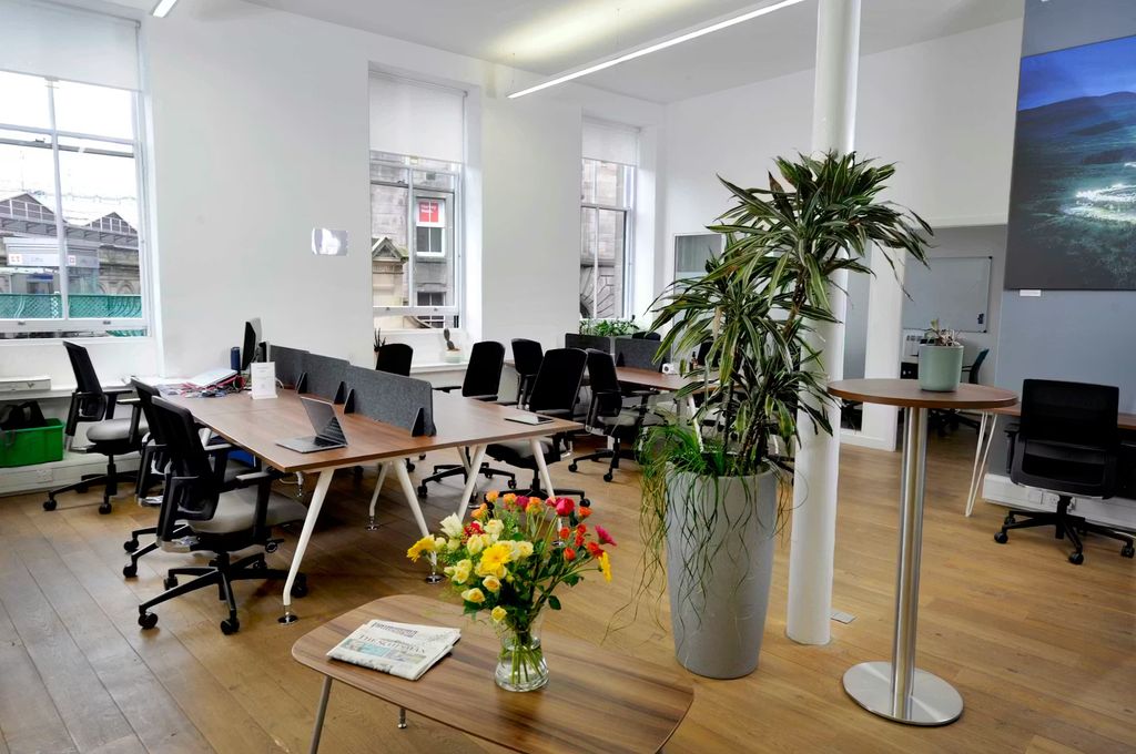 Property photo 2 of 11 Office