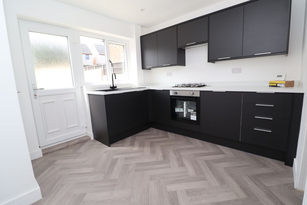 Property photo 2 of 14 Img_4947